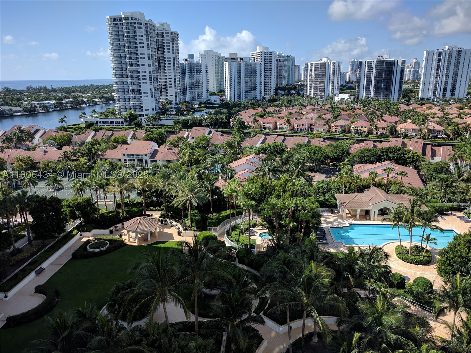 Aventura photo 4