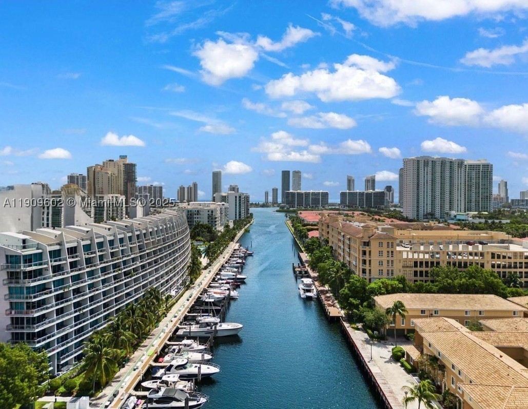 Aventura photo 2