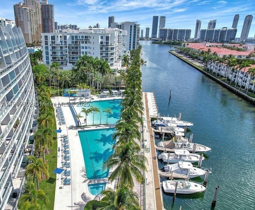 Aventura photo 3