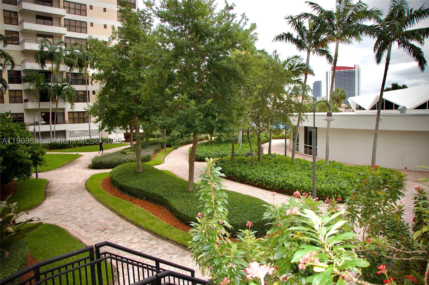 Hallandale Beach photo 3
