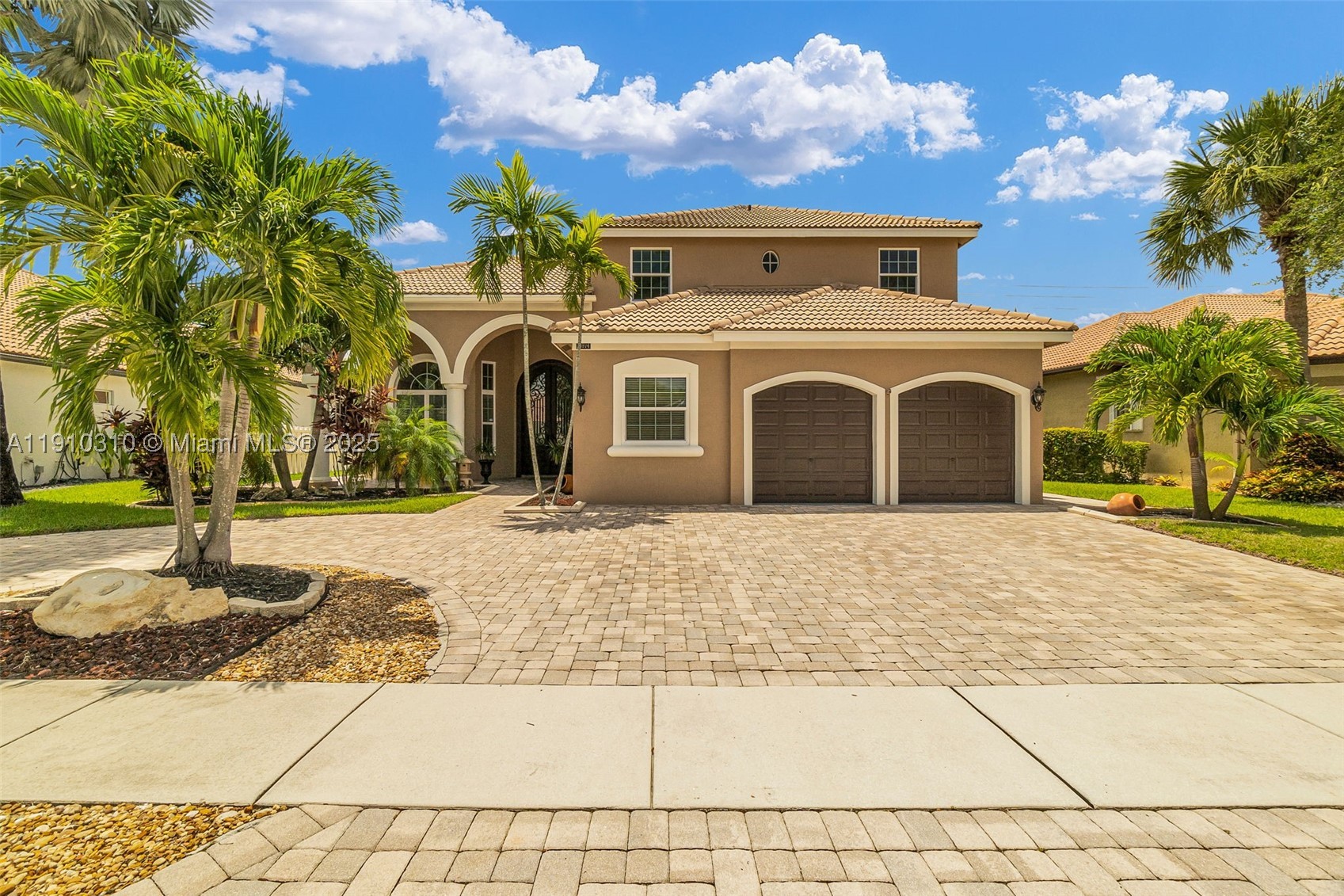 Pembroke Pines photo 1
