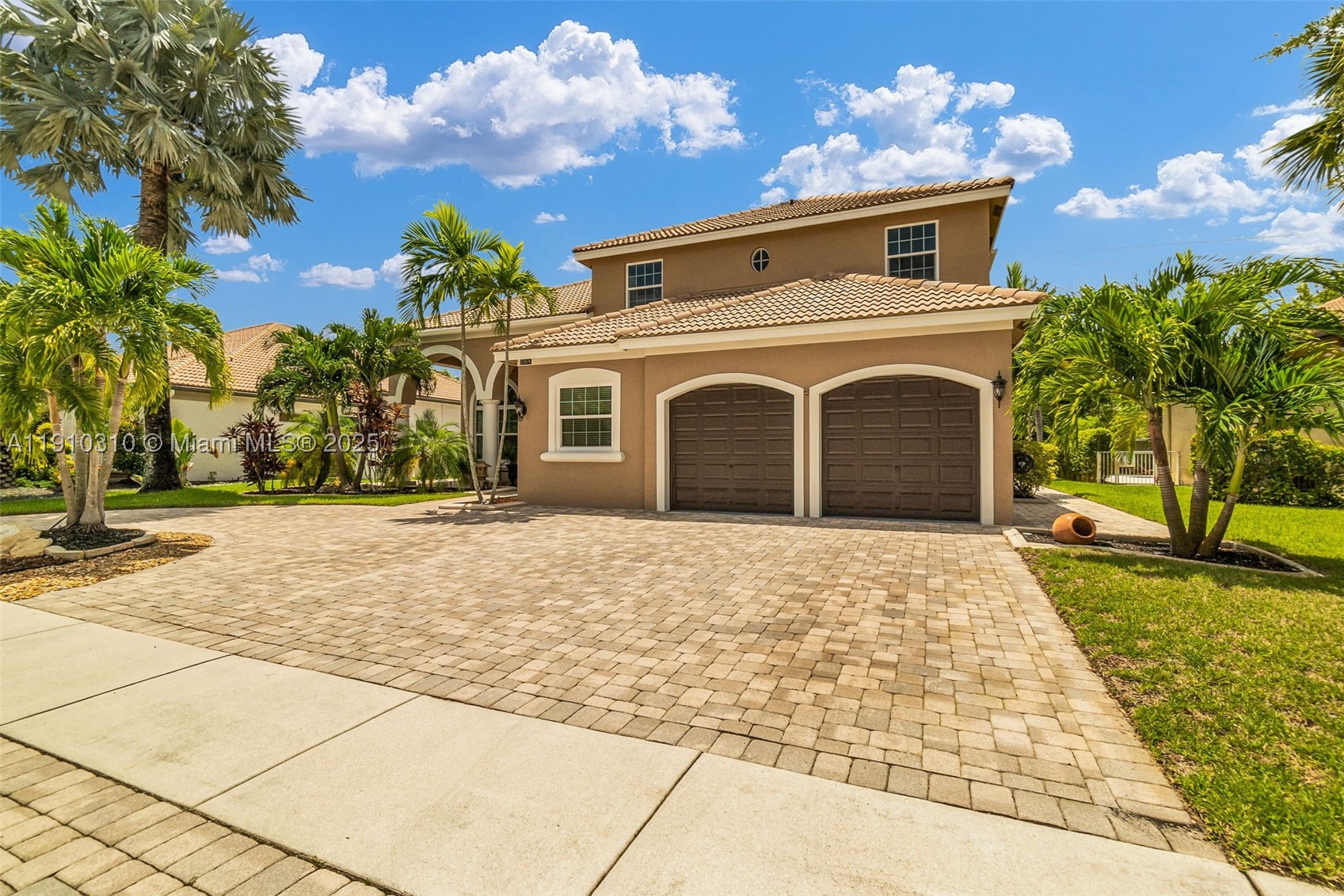 Pembroke Pines photo 2