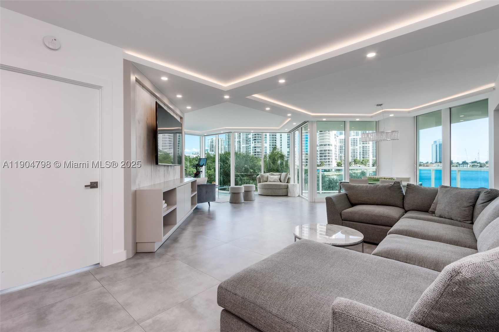Aventura photo 5