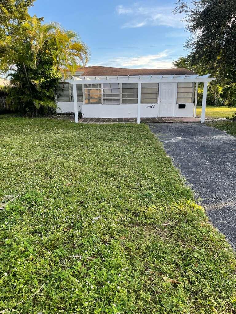 North Miami Beach photo 1