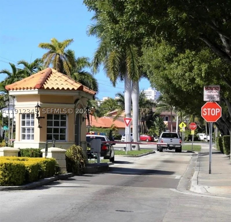 North Miami Beach photo 2