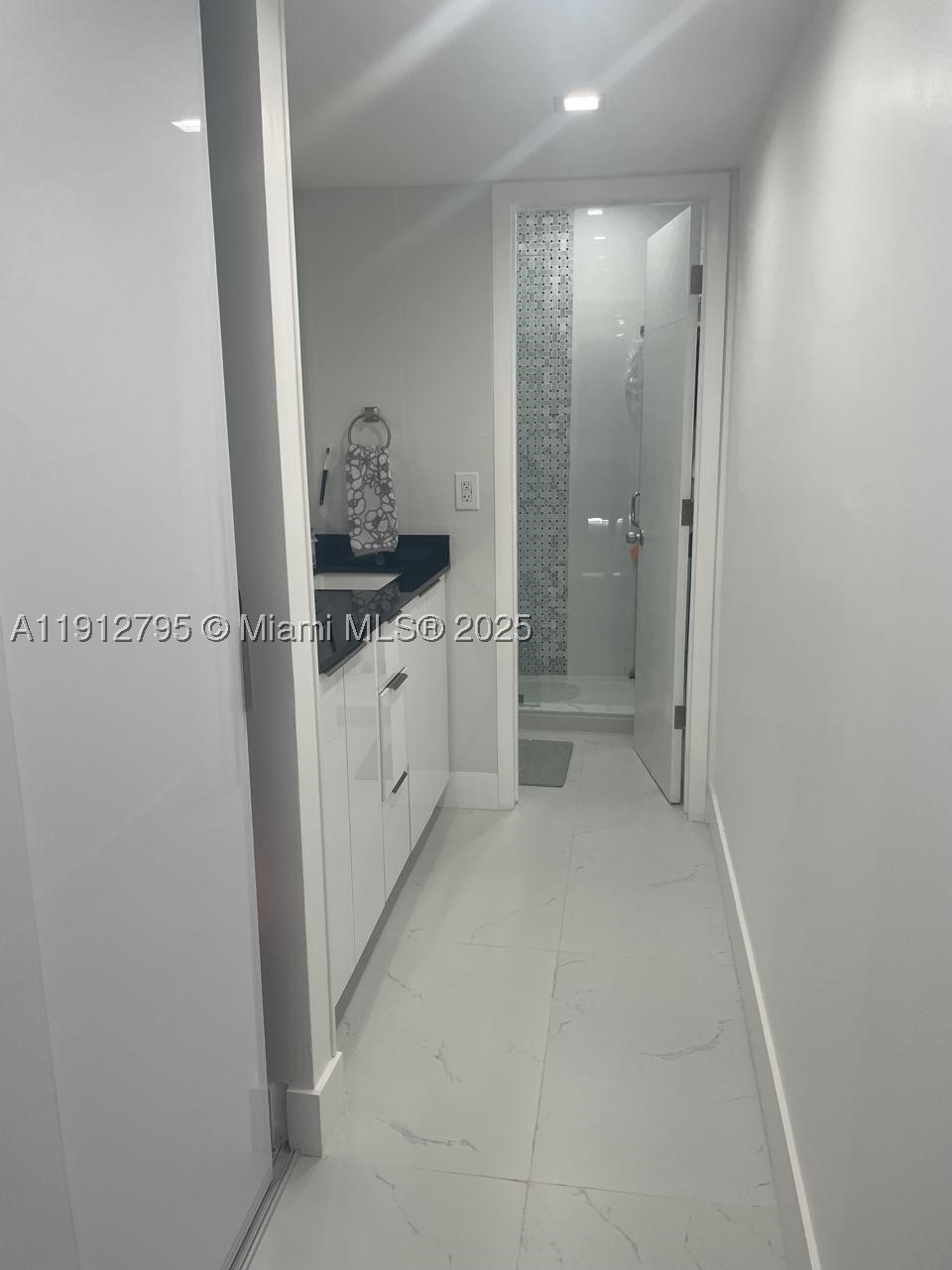 Aventura photo 3
