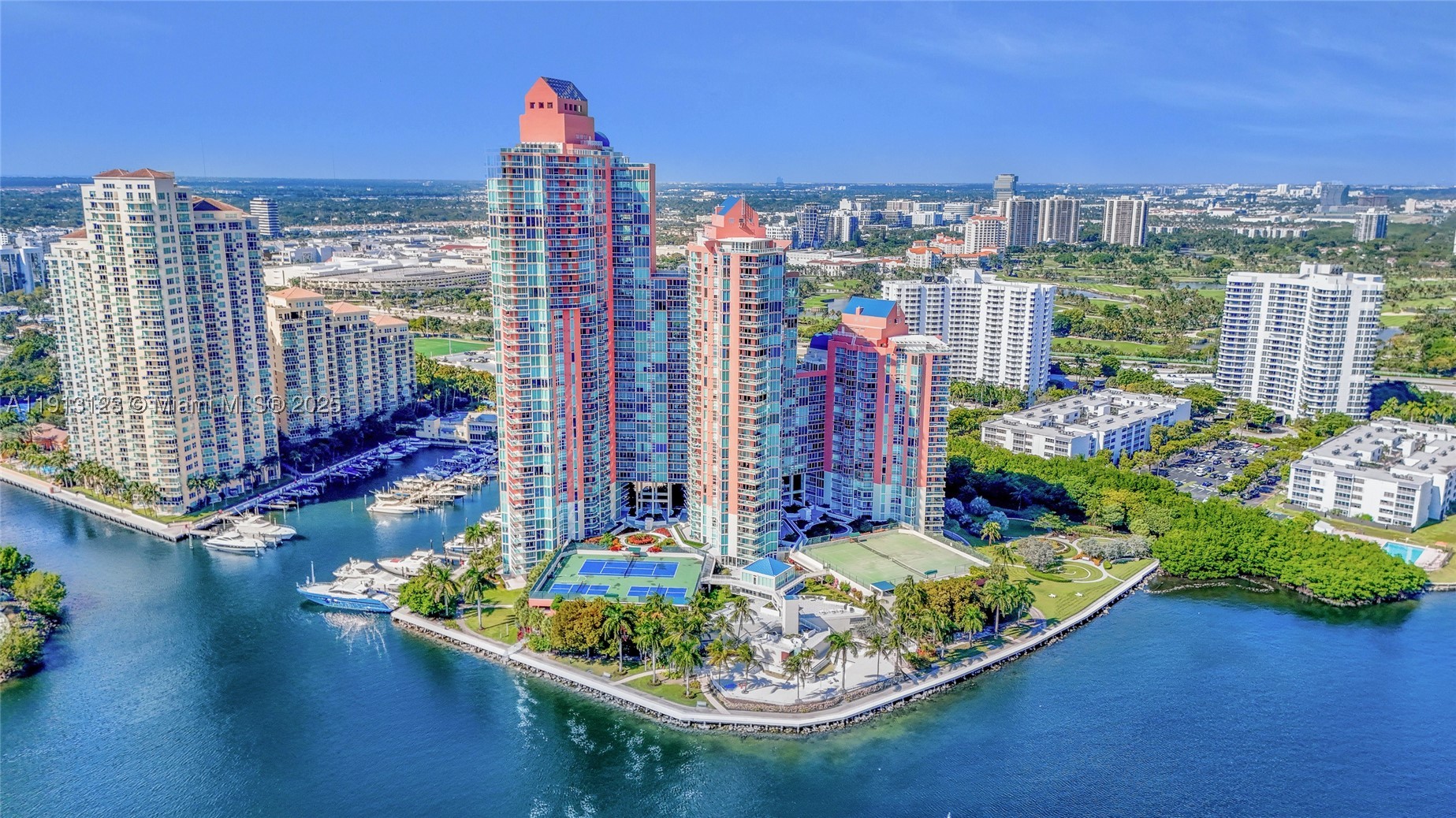 Aventura photo 2