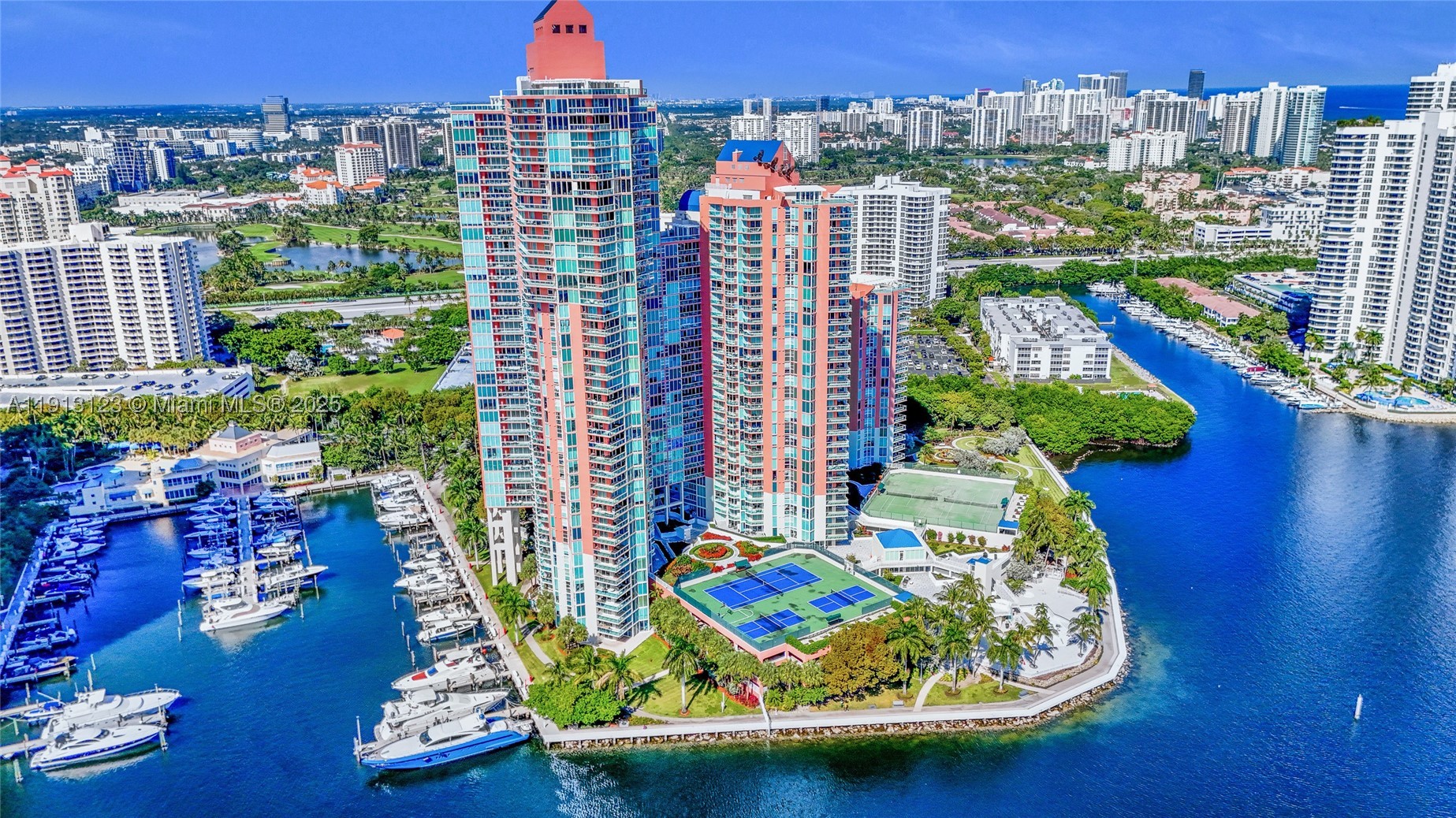 Aventura photo 3