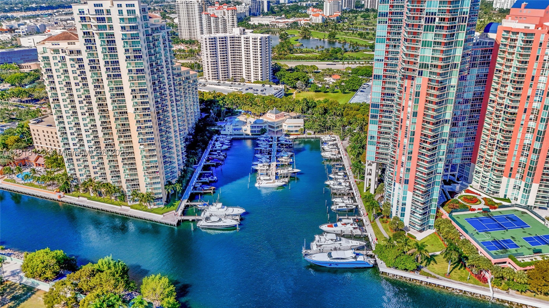 Aventura photo 4