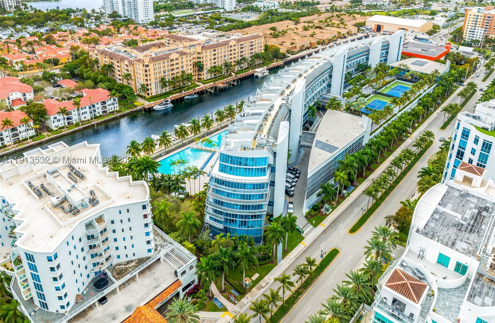 Aventura photo 1