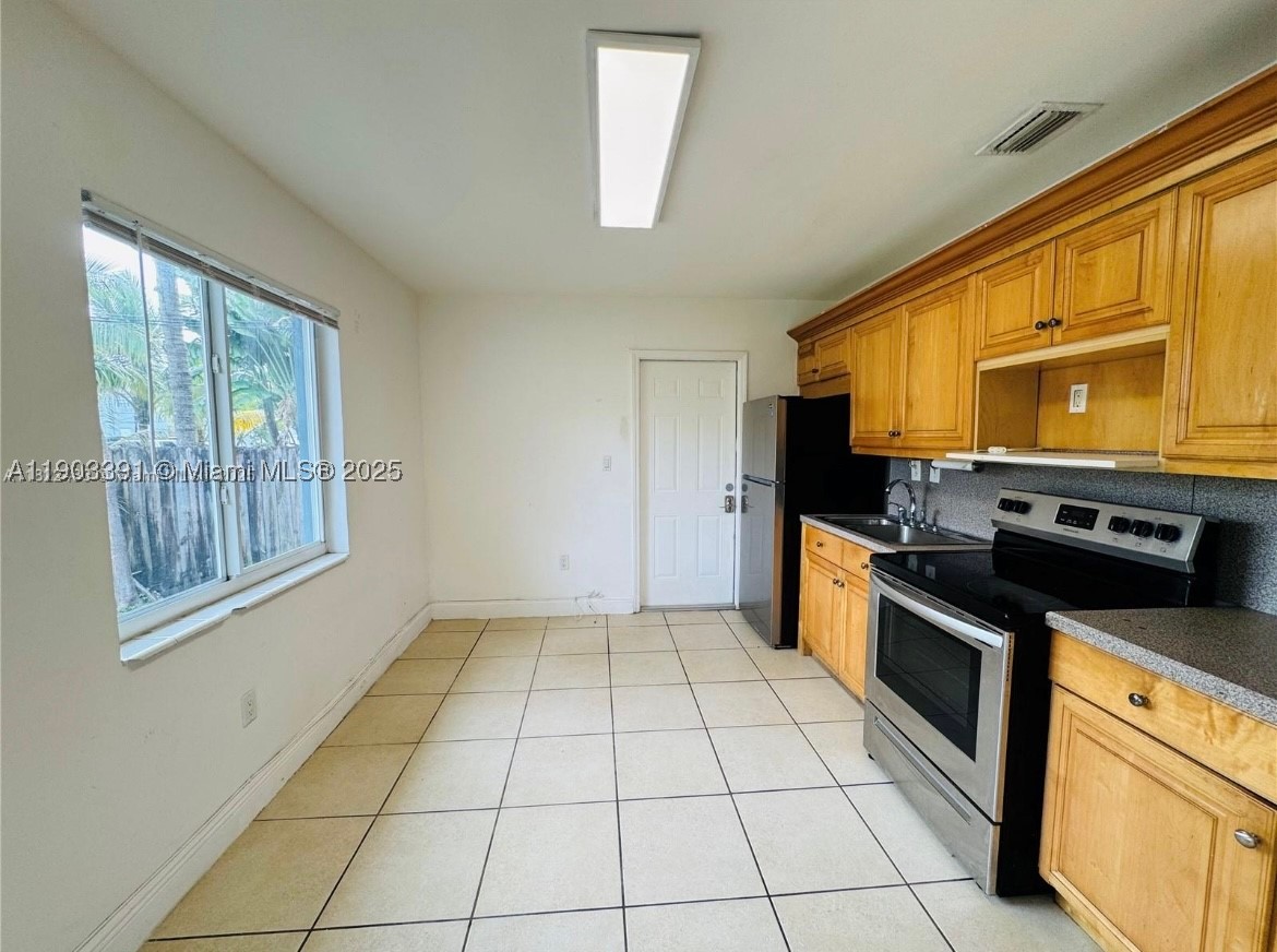 North Miami Beach photo 2