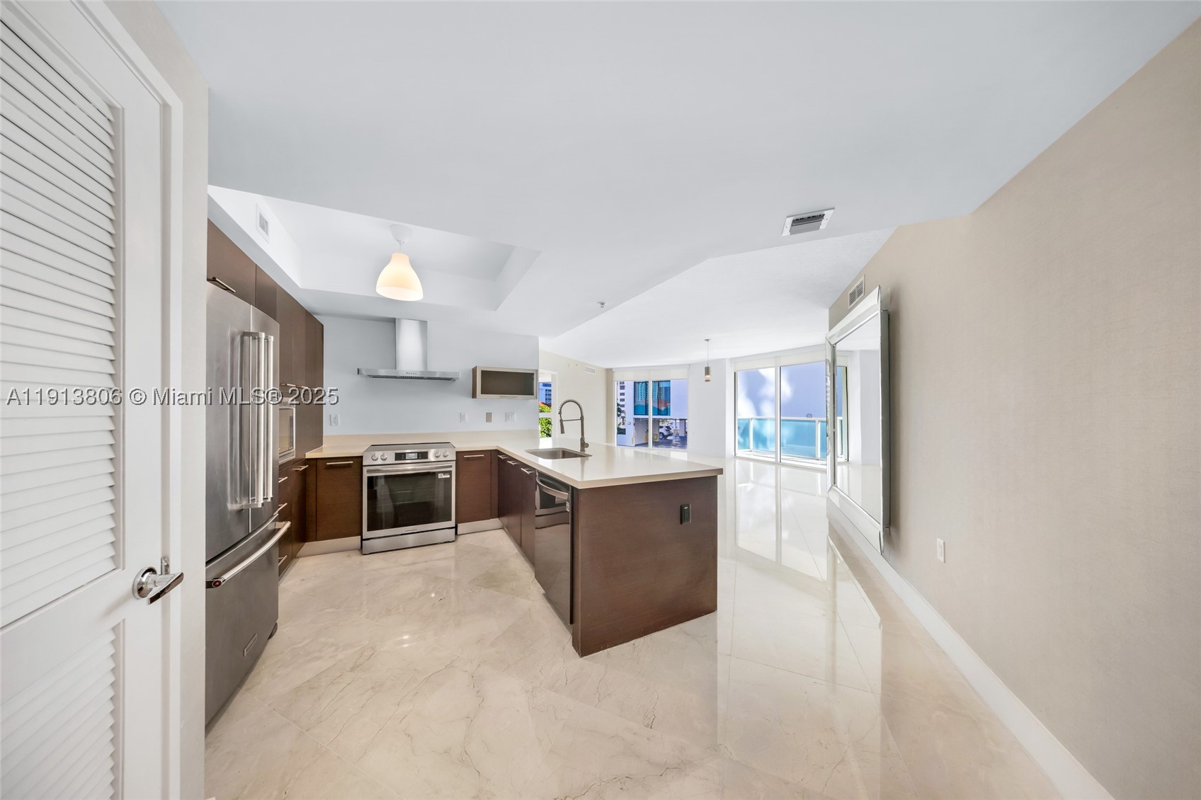 Sunny Isles Beach photo 2