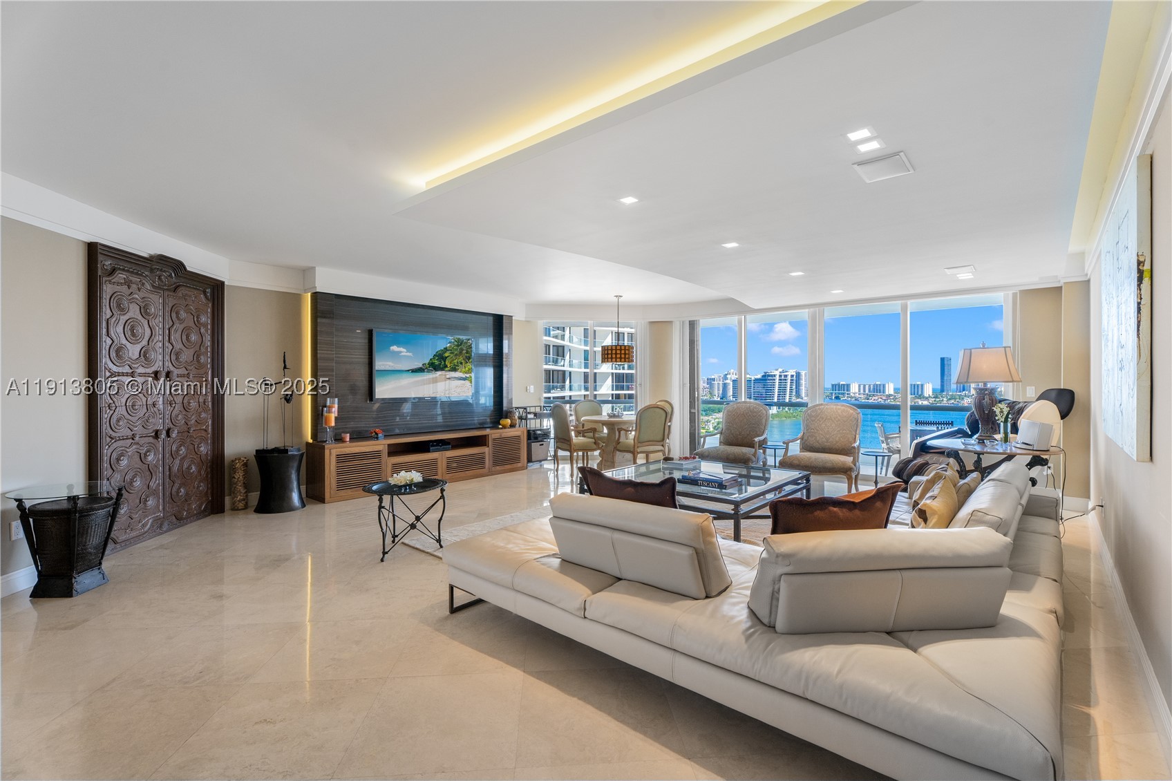 Aventura photo 2