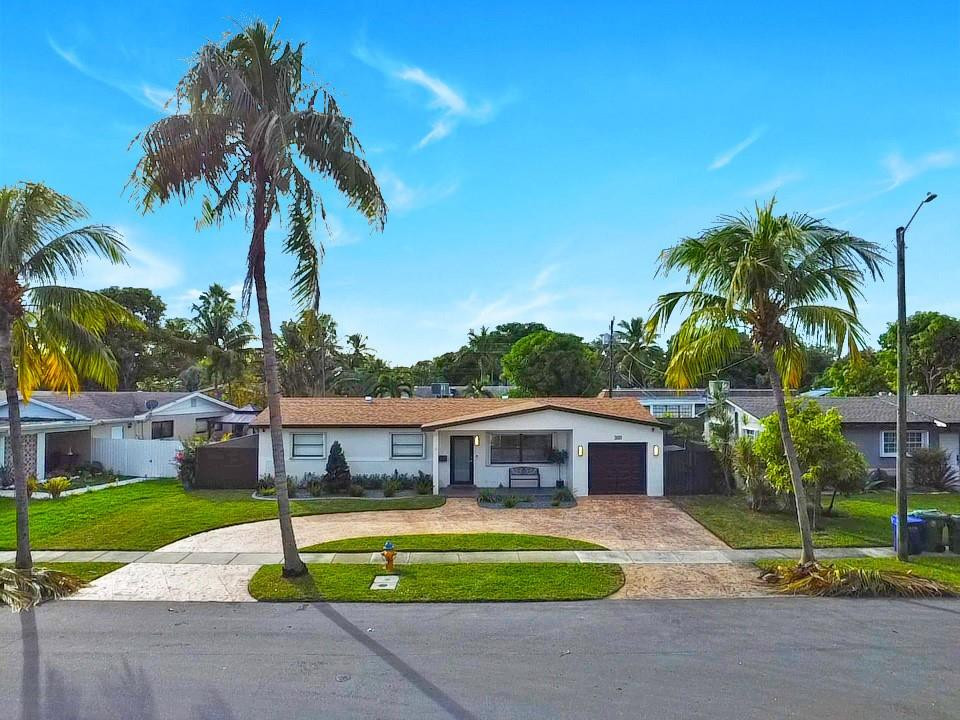Pembroke Pines photo 1