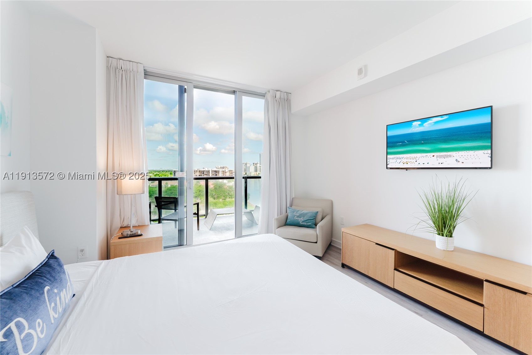 Hallandale Beach photo 5