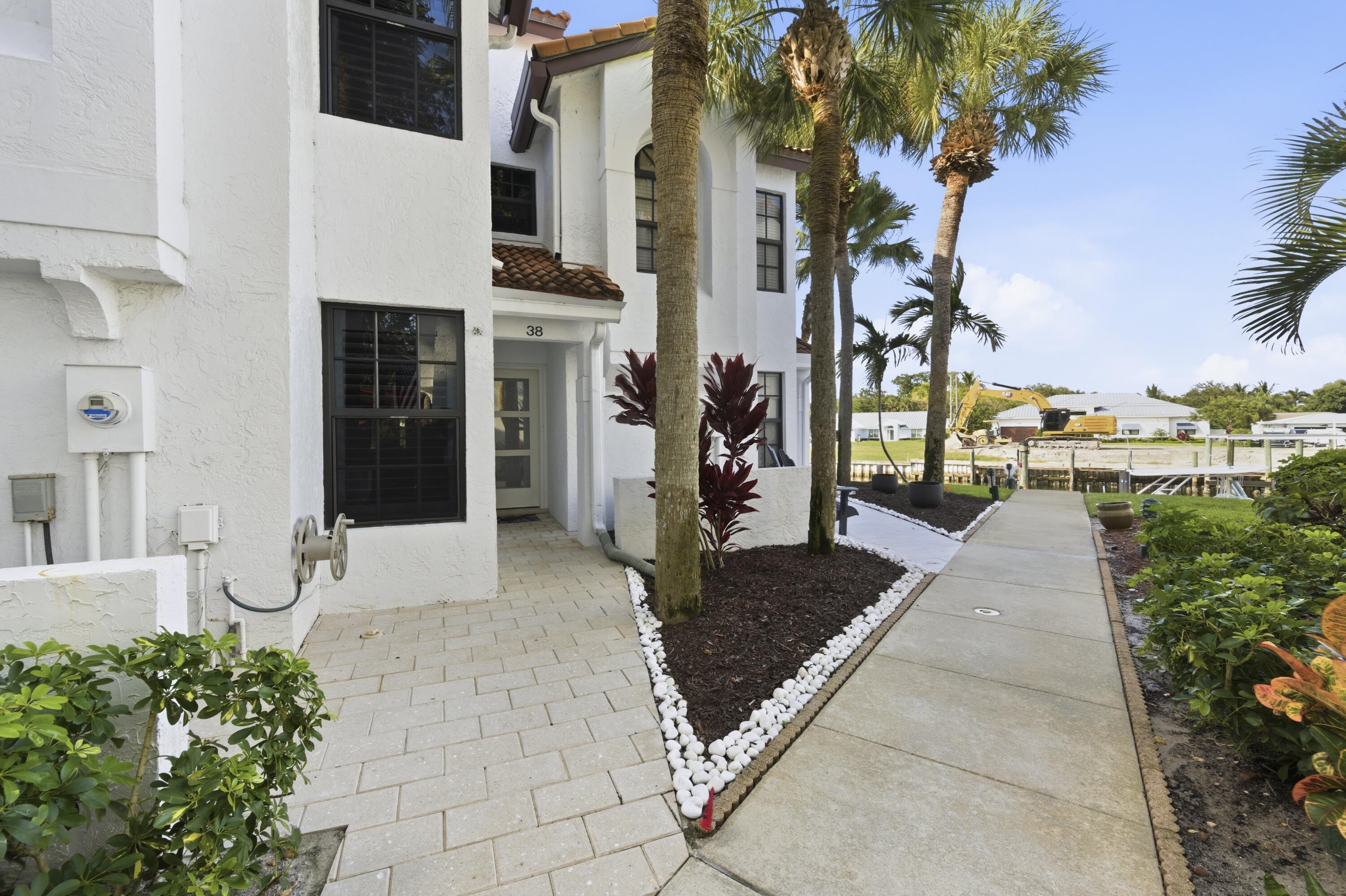 Palm Beach Gardens photo 2