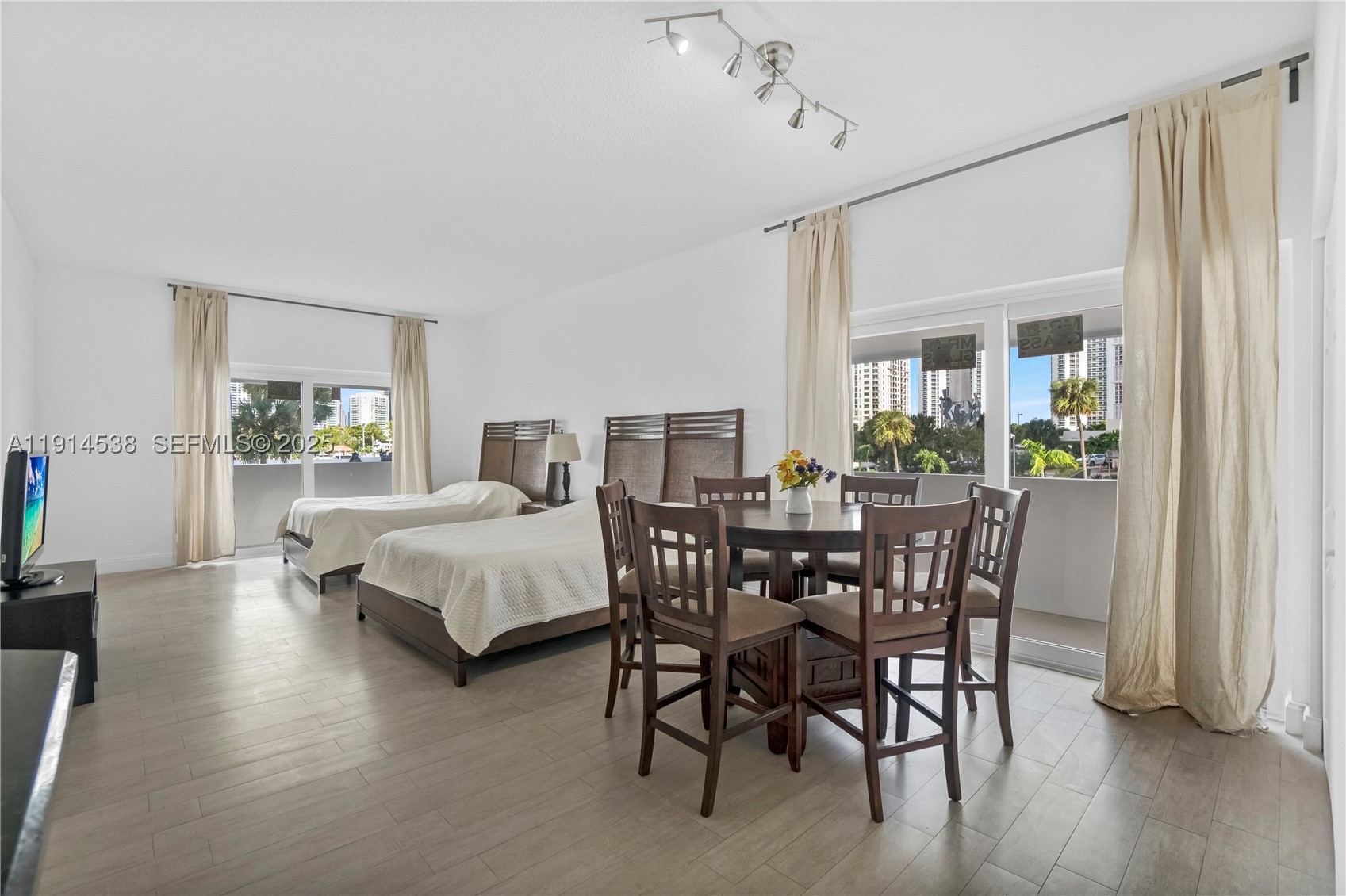 Sunny Isles Beach photo 5