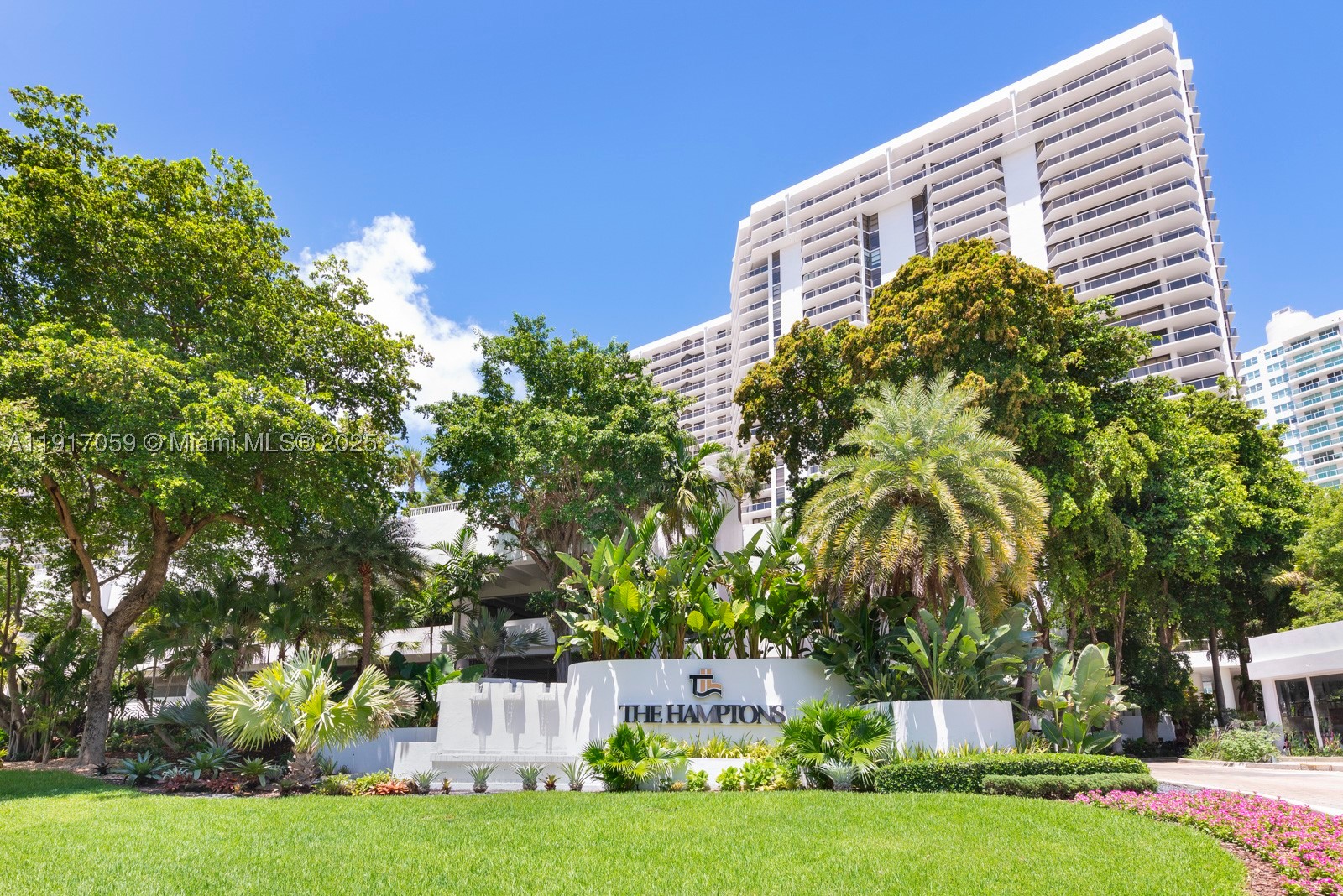 Aventura photo 3