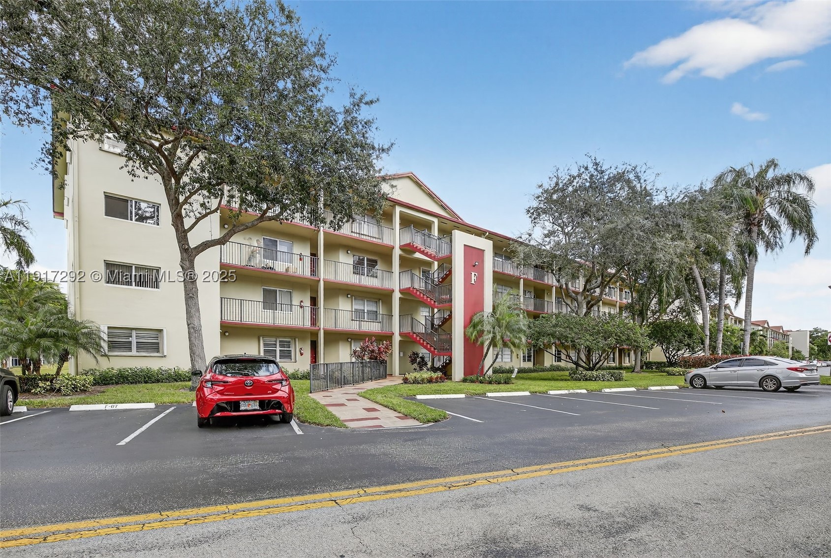 Pembroke Pines photo 1