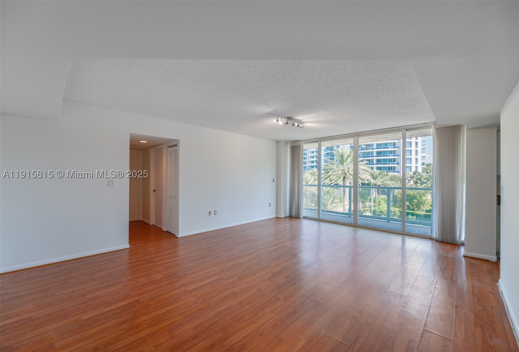 Miami Beach photo 3