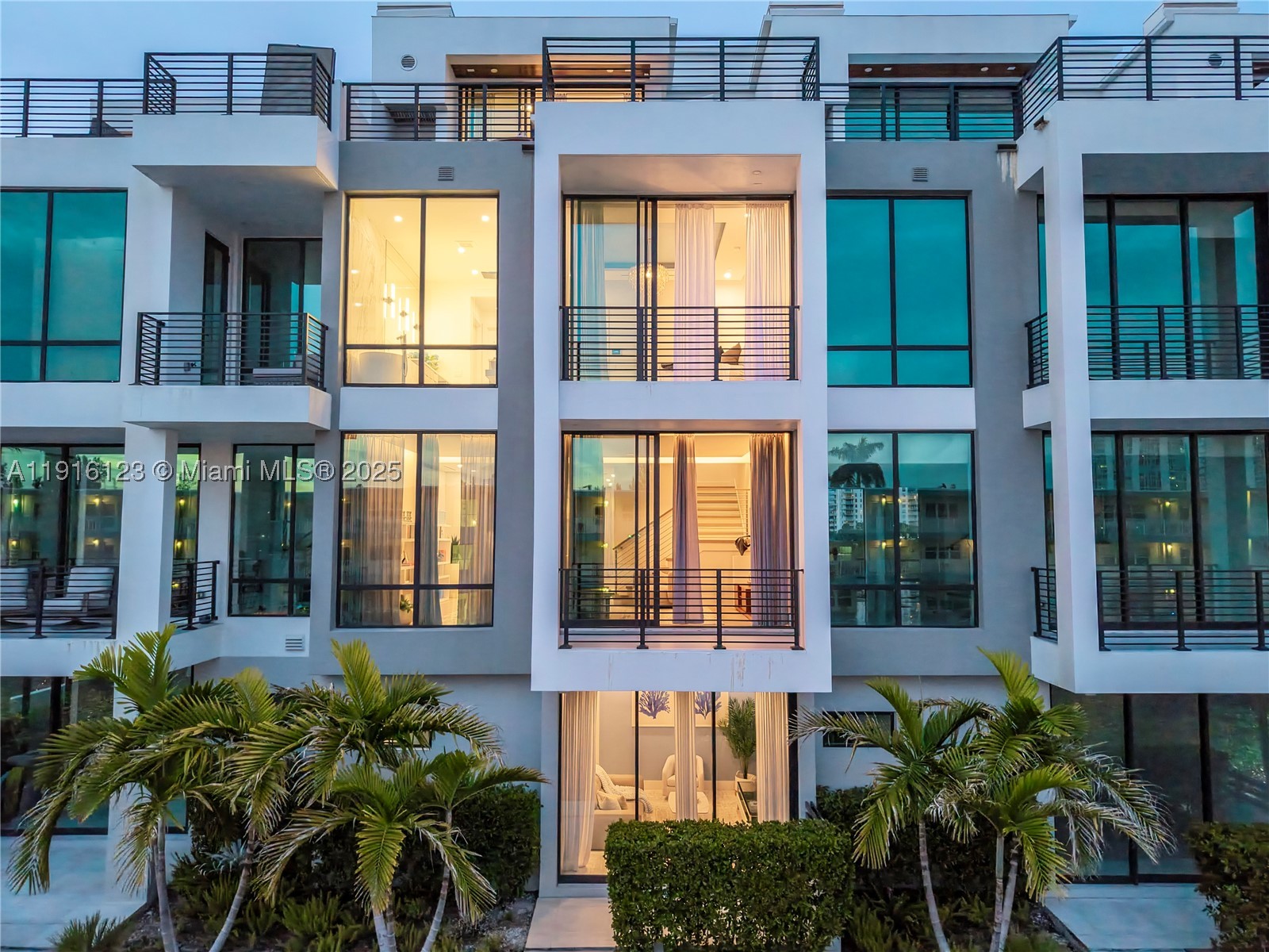 North Miami Beach photo 2