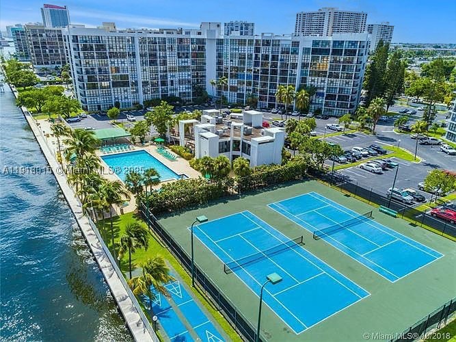 Hallandale Beach photo 1