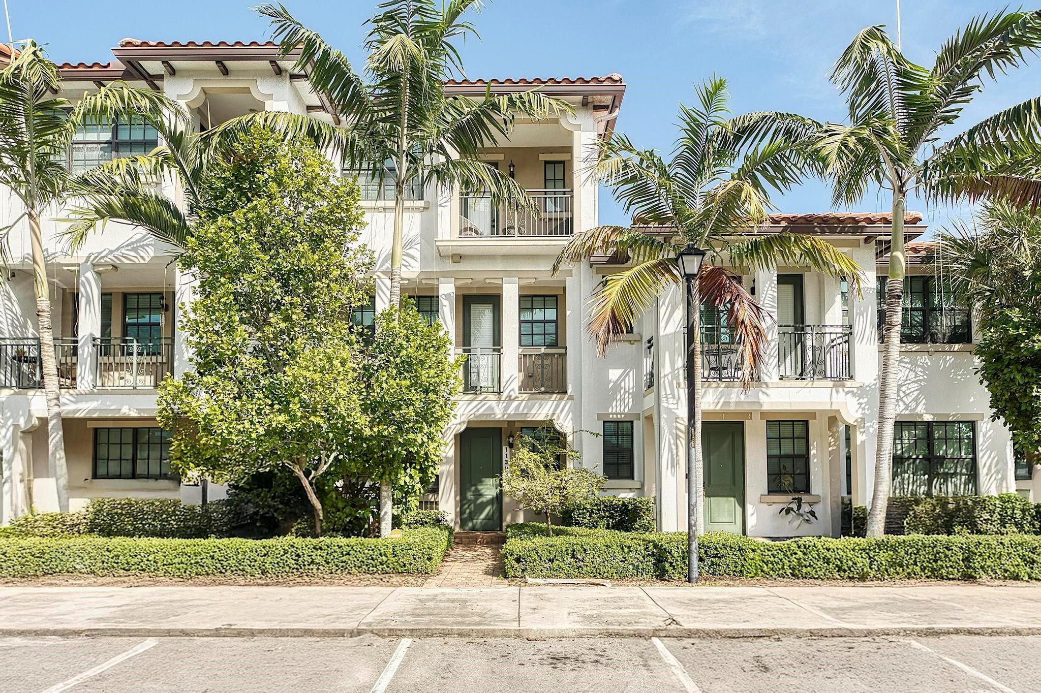 Pembroke Pines photo 1