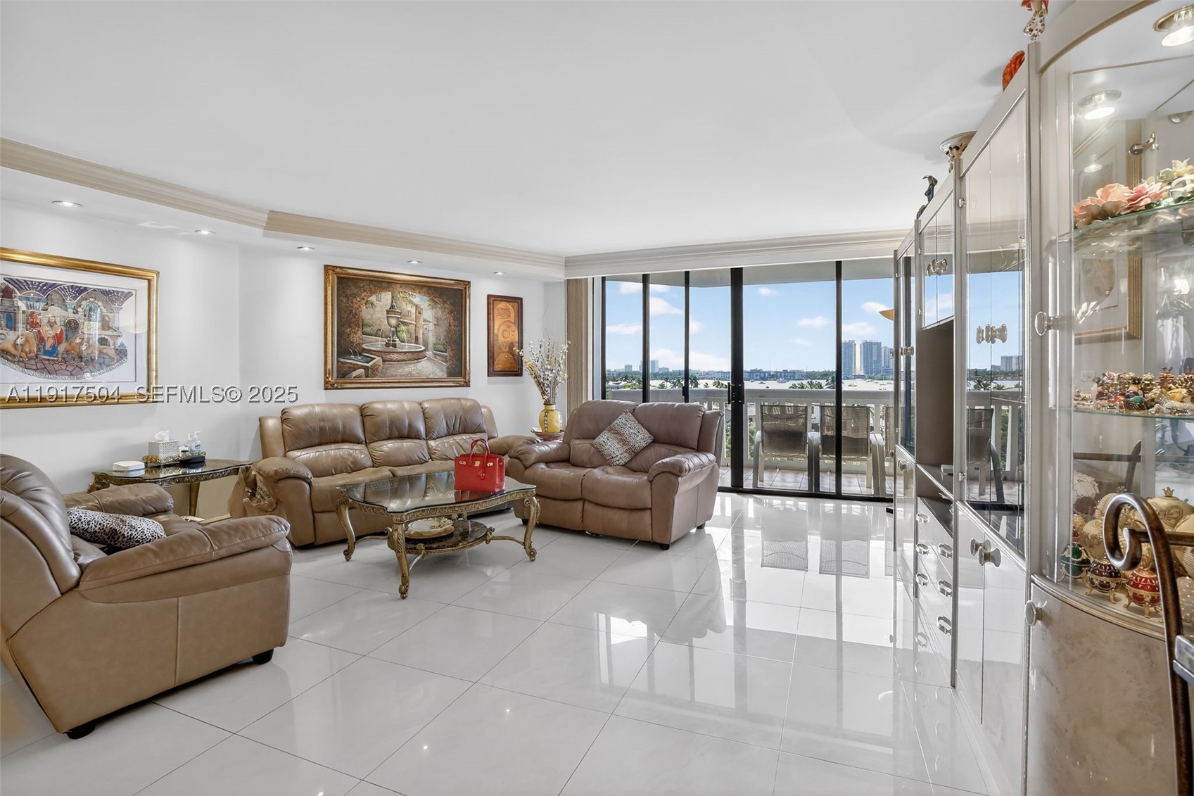 Aventura photo 1