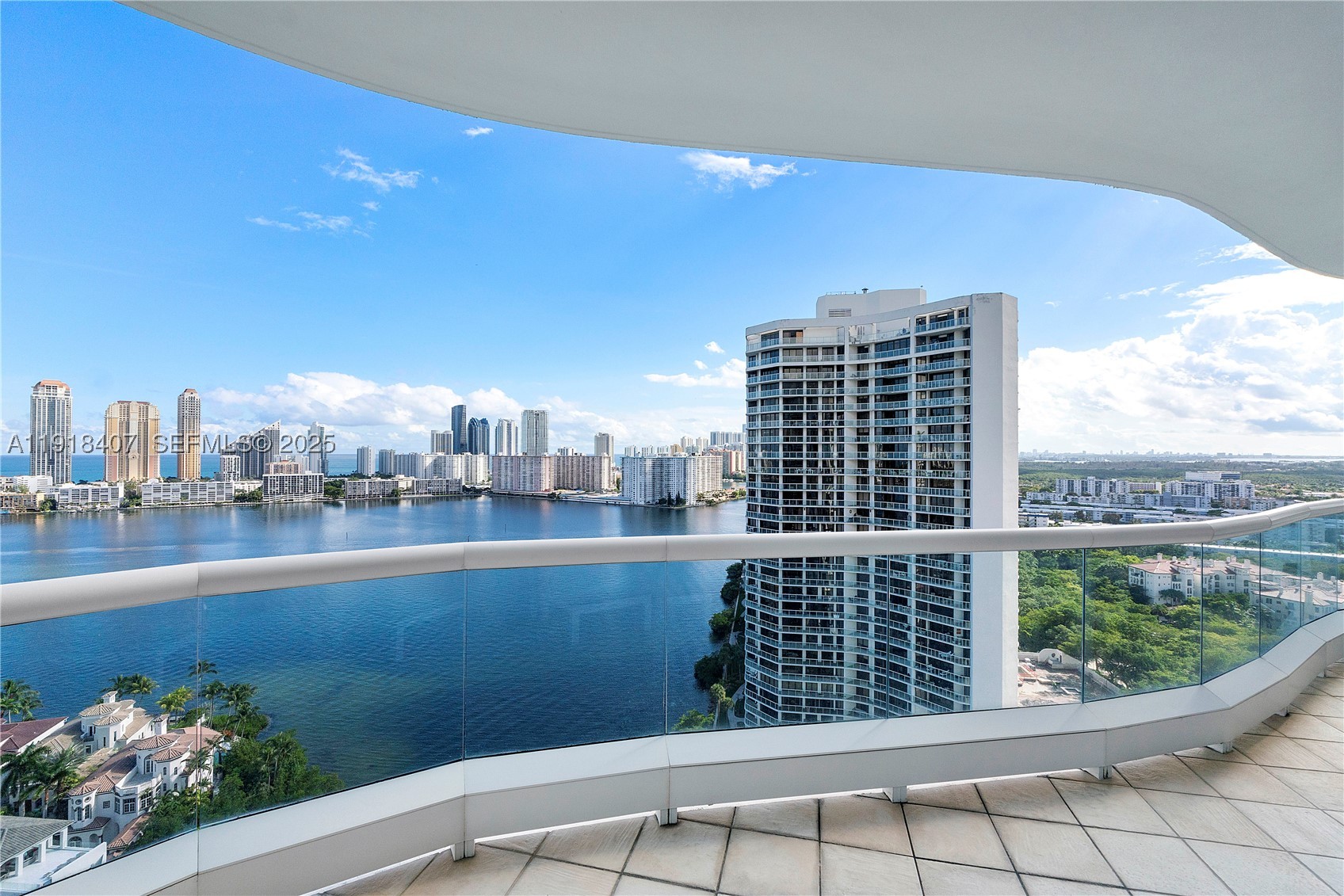 Aventura photo 3