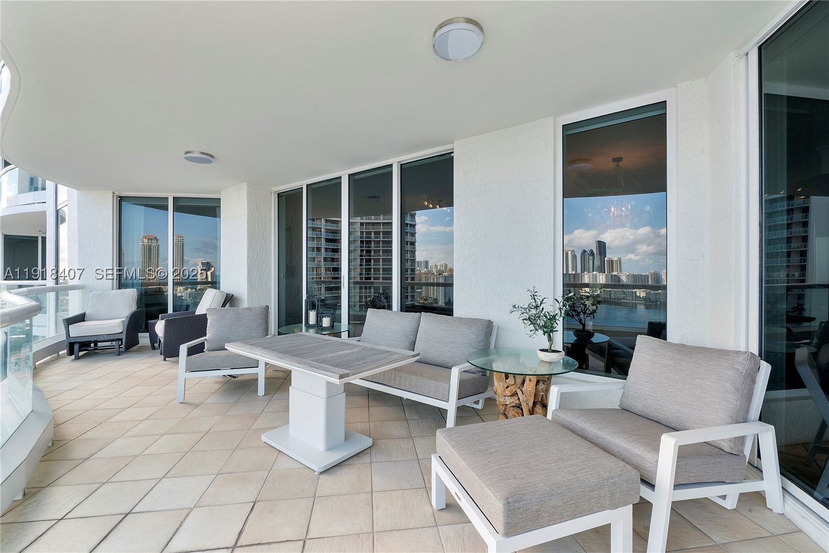 Aventura photo 4