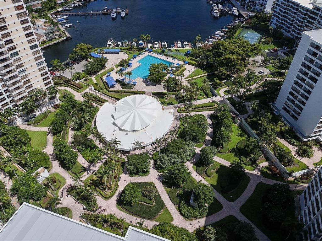 Hallandale Beach photo 2