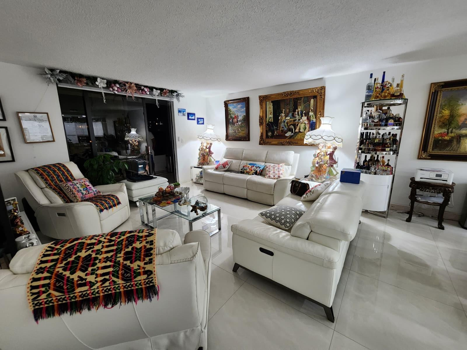Hallandale Beach photo 3