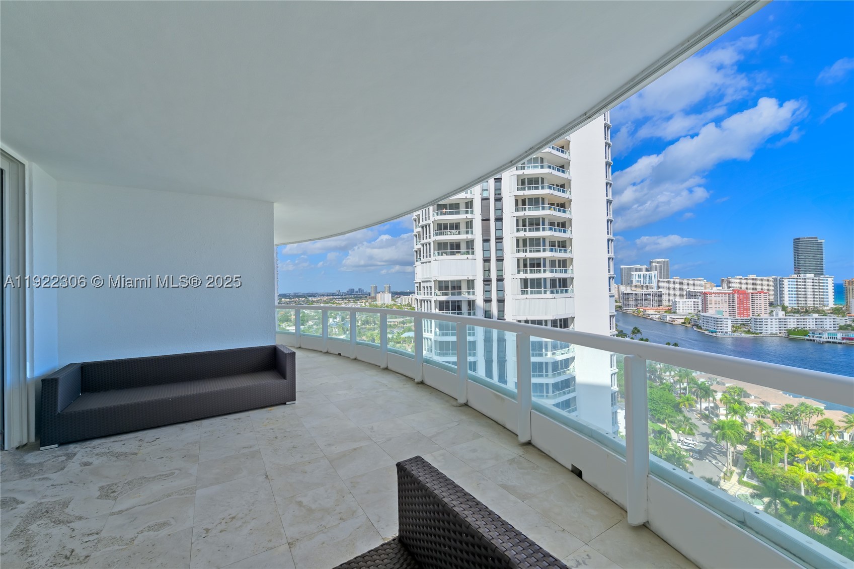 Aventura photo 1