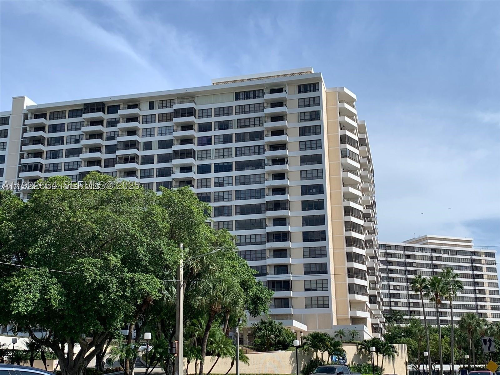 Hallandale Beach photo 2