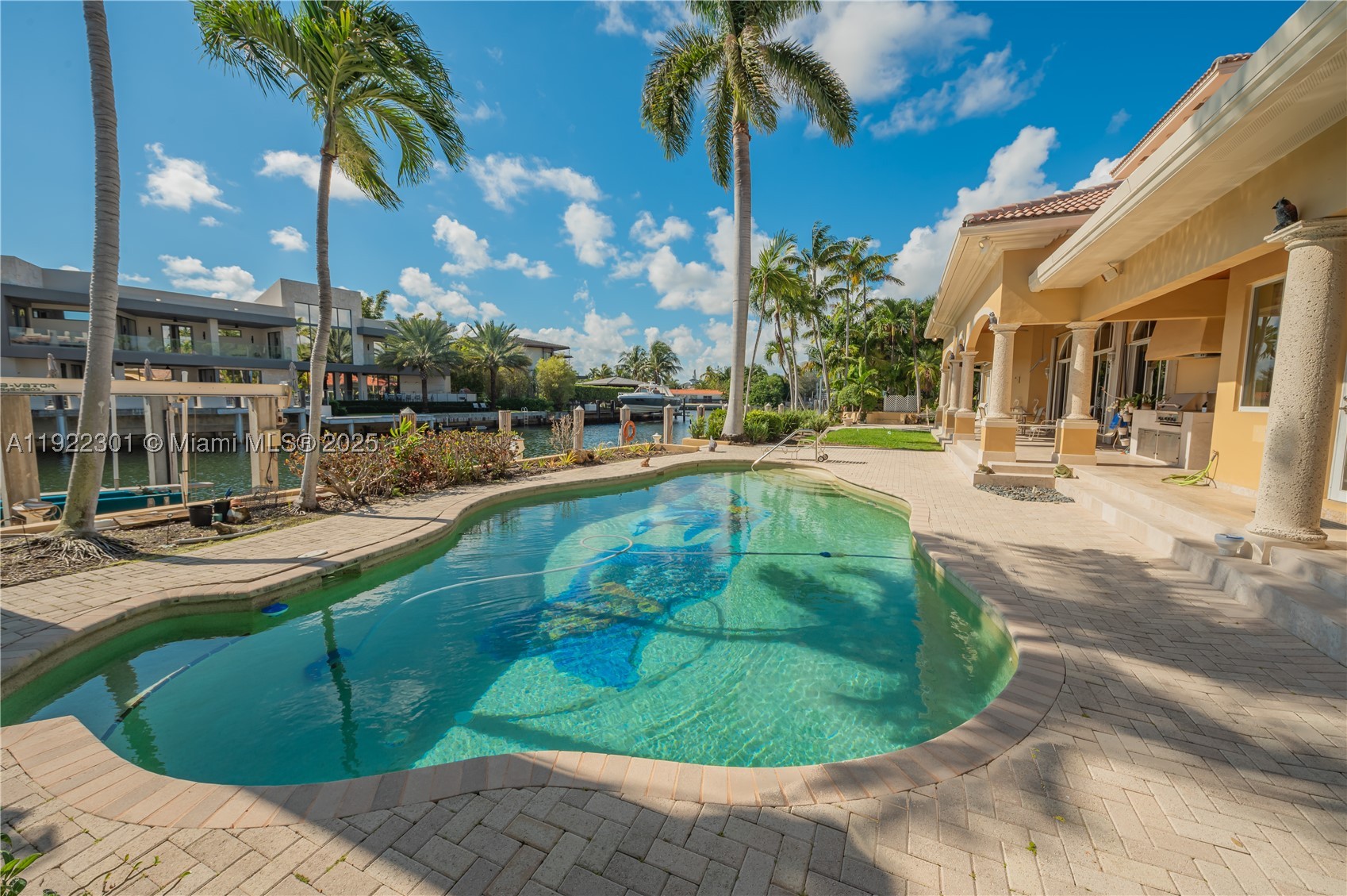 North Miami Beach photo 3