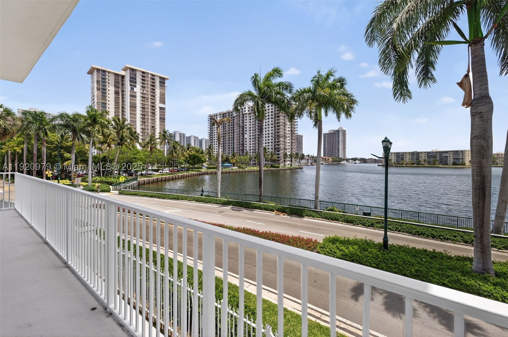 Aventura photo 3