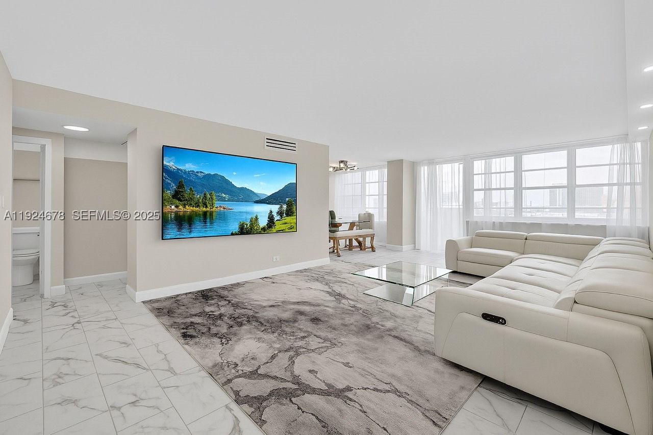 Sunny Isles Beach photo 1