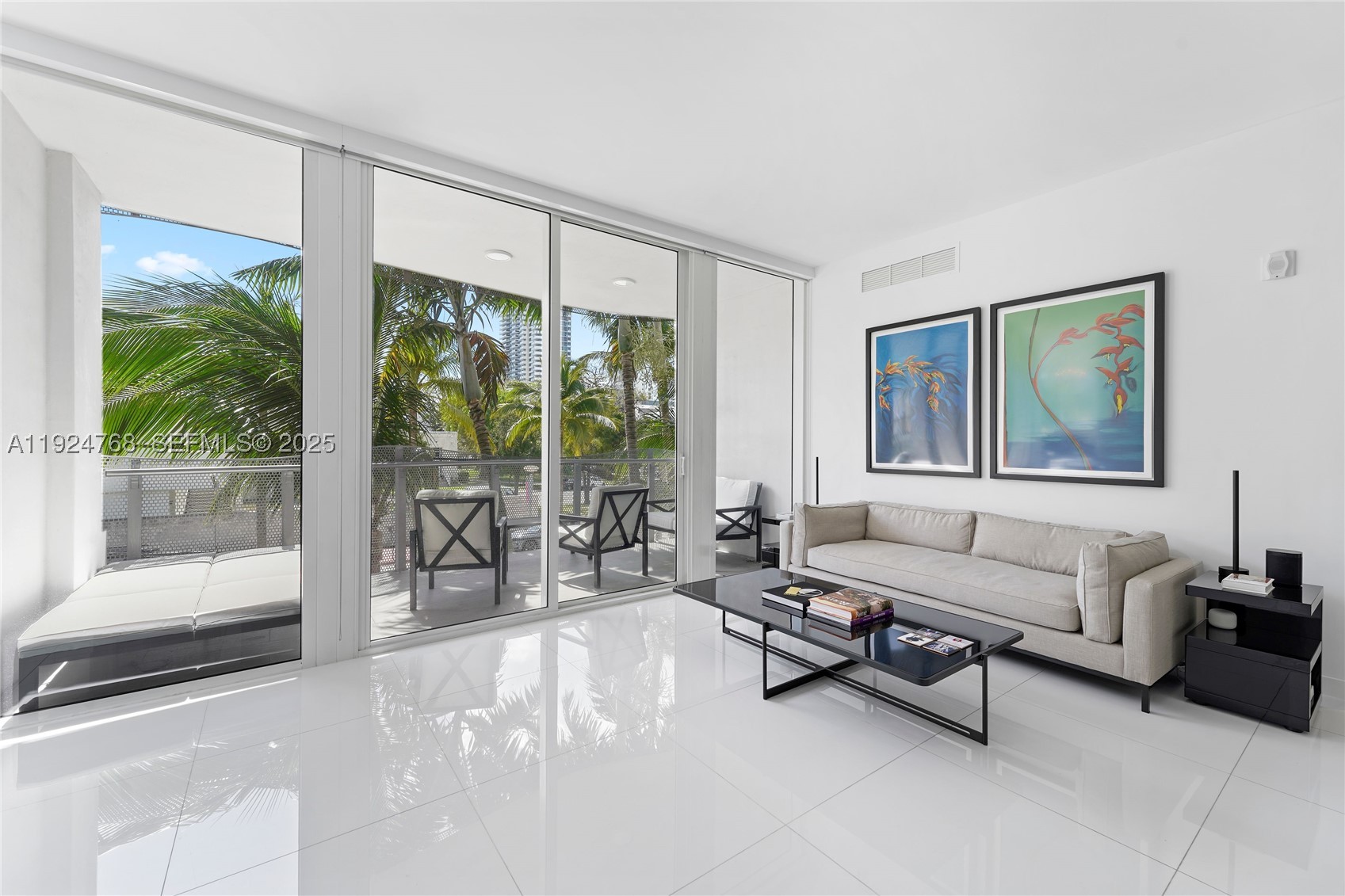 Miami Beach photo 2