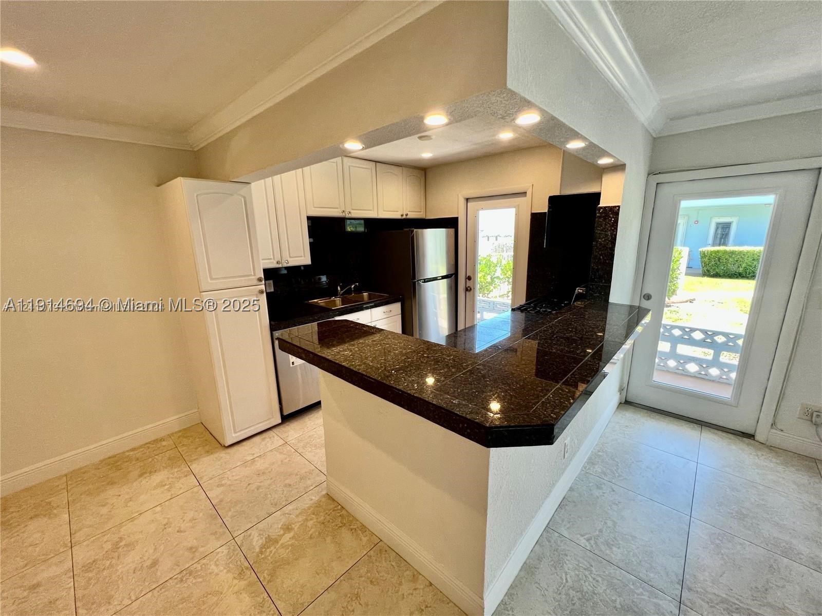 North Miami photo 4