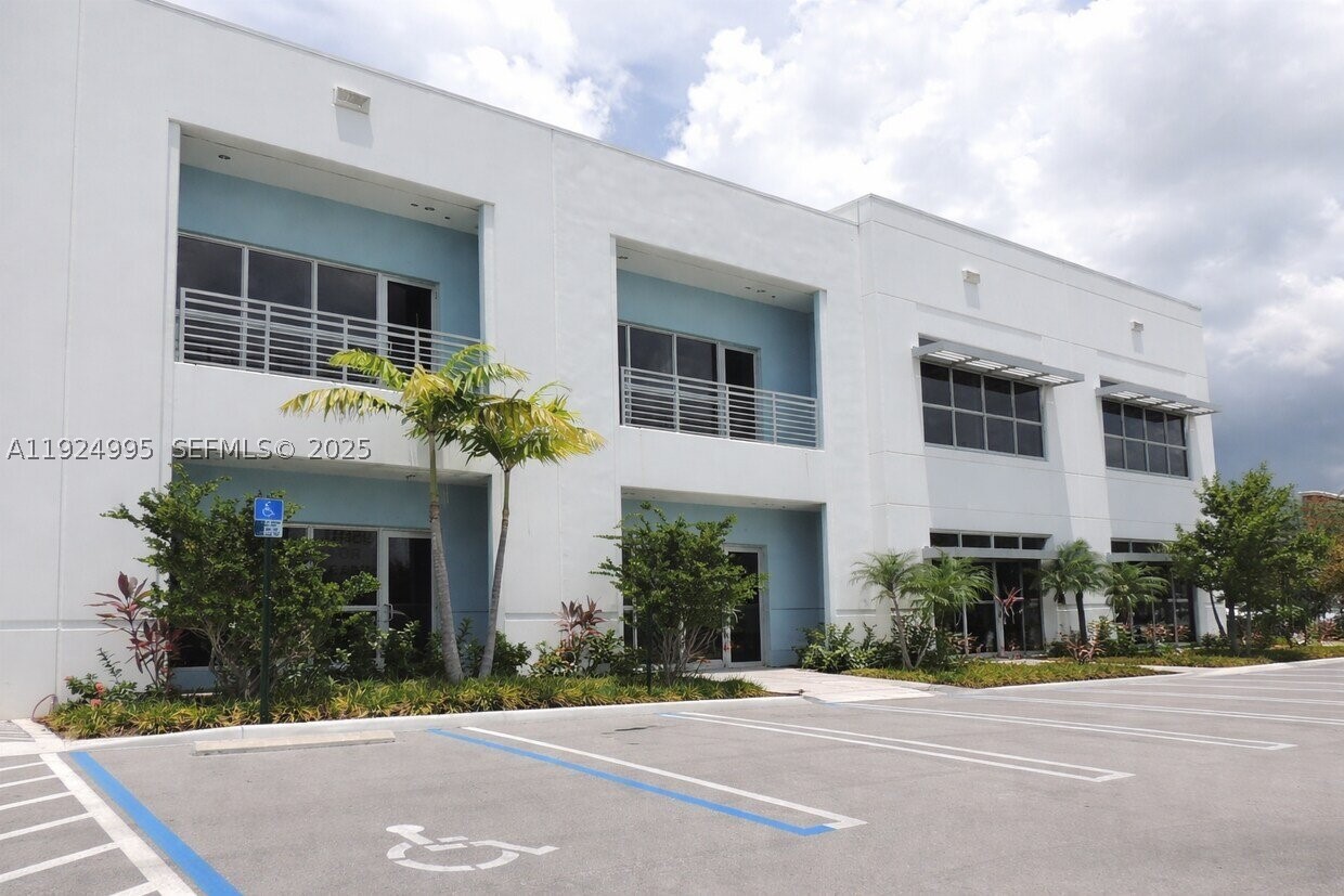 Doral photo 3