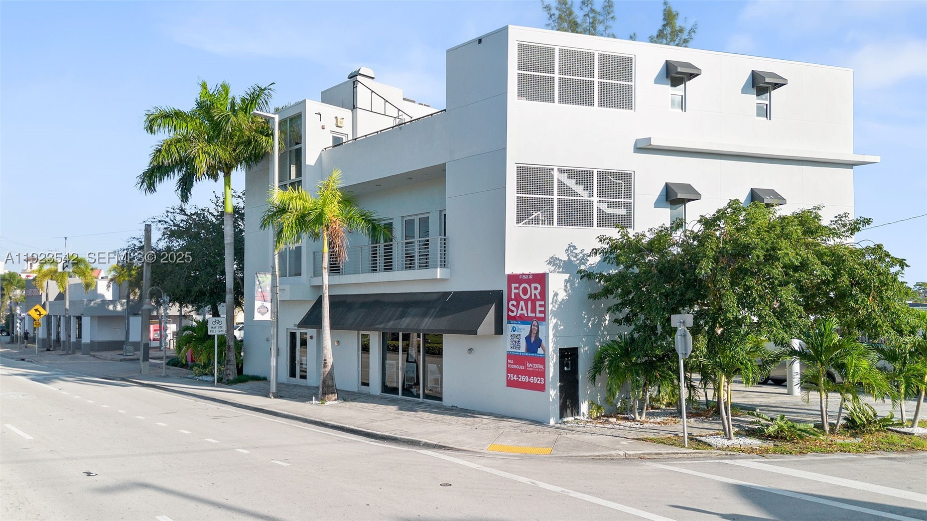 Wilton Manors photo 2