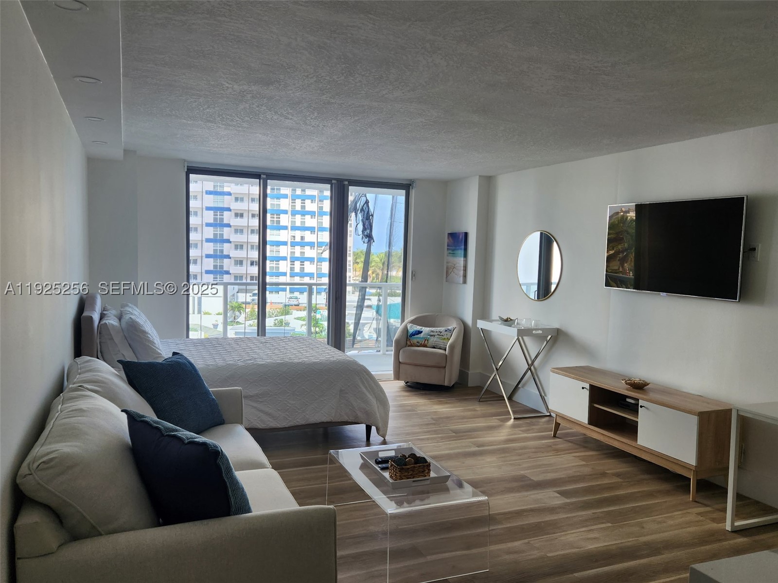 Hallandale Beach photo 1