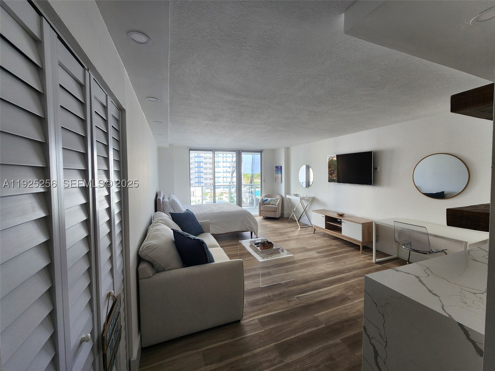 Hallandale Beach photo 3