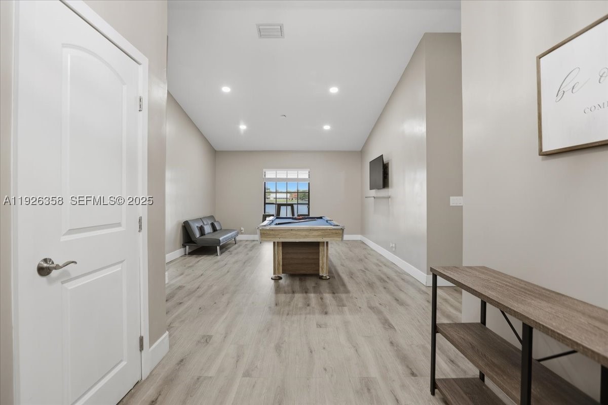 Miramar photo 5
