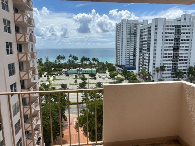 Hallandale Beach photo 2