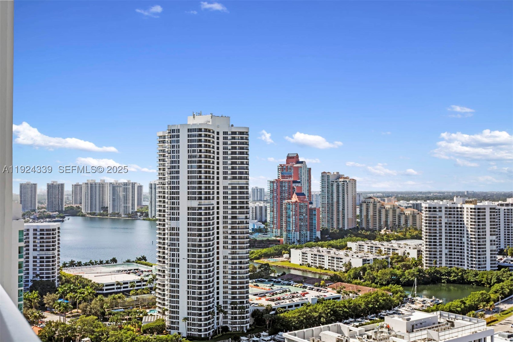 Aventura photo 1
