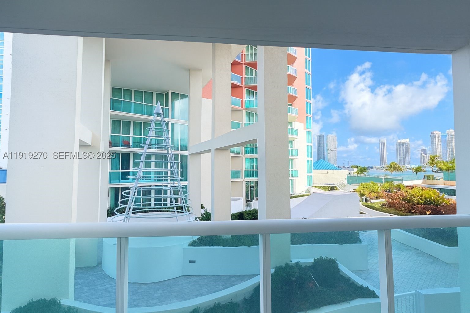 Aventura photo 1