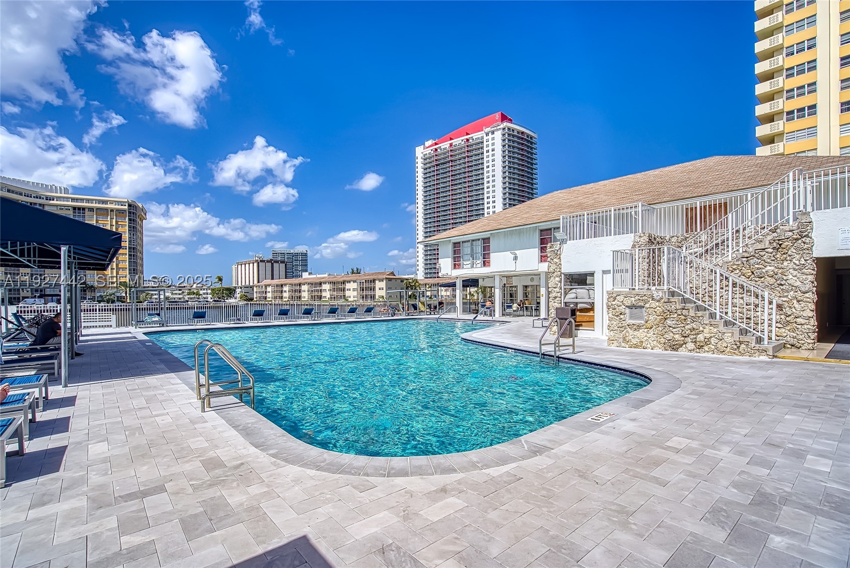 Hallandale Beach photo 2