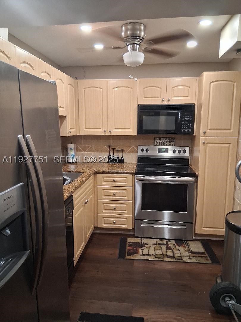 Pembroke Pines photo 4