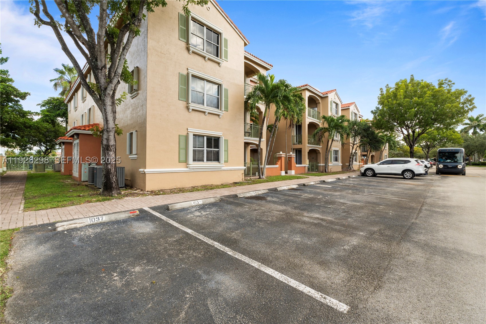 Doral photo 1
